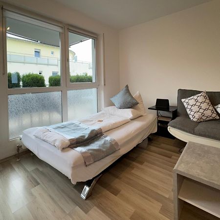 3 Zimmer Apartment In S-Bahn Naehe, 76 Qm, Max 5 Pers, 30Qm Dachterasse, Garage, Internet 1000 Mbit Gärtringen Dış mekan fotoğraf