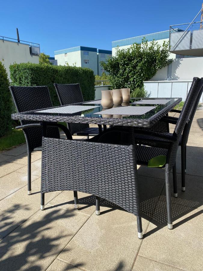 3 Zimmer Apartment In S-Bahn Naehe, 76 Qm, Max 5 Pers, 30Qm Dachterasse, Garage, Internet 1000 Mbit Gärtringen Dış mekan fotoğraf
