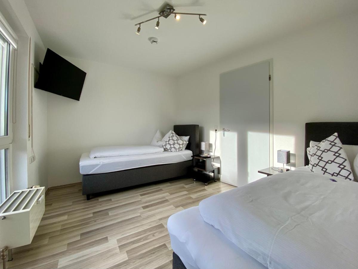 3 Zimmer Apartment In S-Bahn Naehe, 76 Qm, Max 5 Pers, 30Qm Dachterasse, Garage, Internet 1000 Mbit Gärtringen Dış mekan fotoğraf