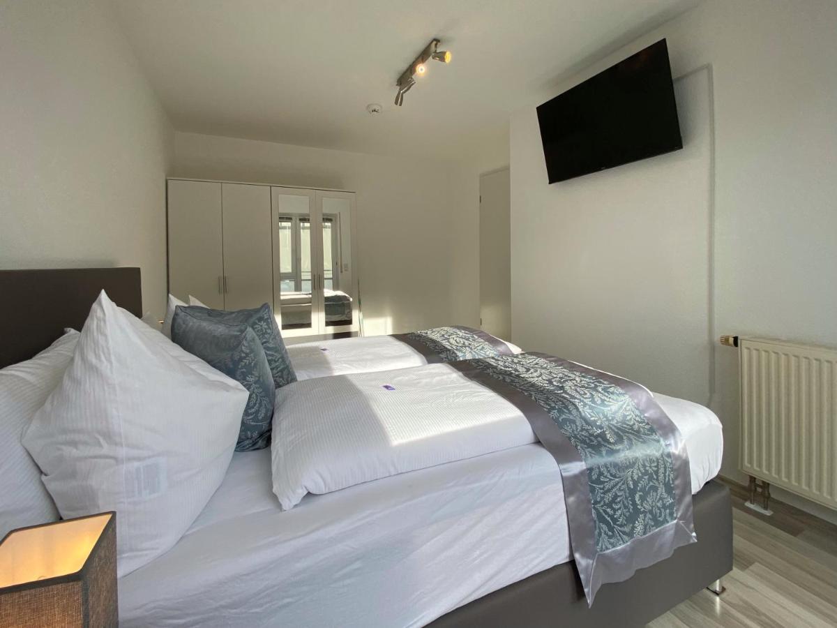 3 Zimmer Apartment In S-Bahn Naehe, 76 Qm, Max 5 Pers, 30Qm Dachterasse, Garage, Internet 1000 Mbit Gärtringen Dış mekan fotoğraf