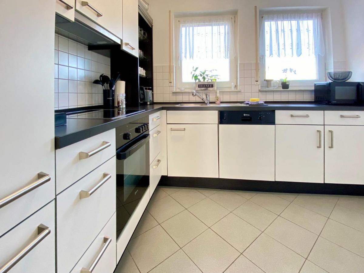 3 Zimmer Apartment In S-Bahn Naehe, 76 Qm, Max 5 Pers, 30Qm Dachterasse, Garage, Internet 1000 Mbit Gärtringen Dış mekan fotoğraf