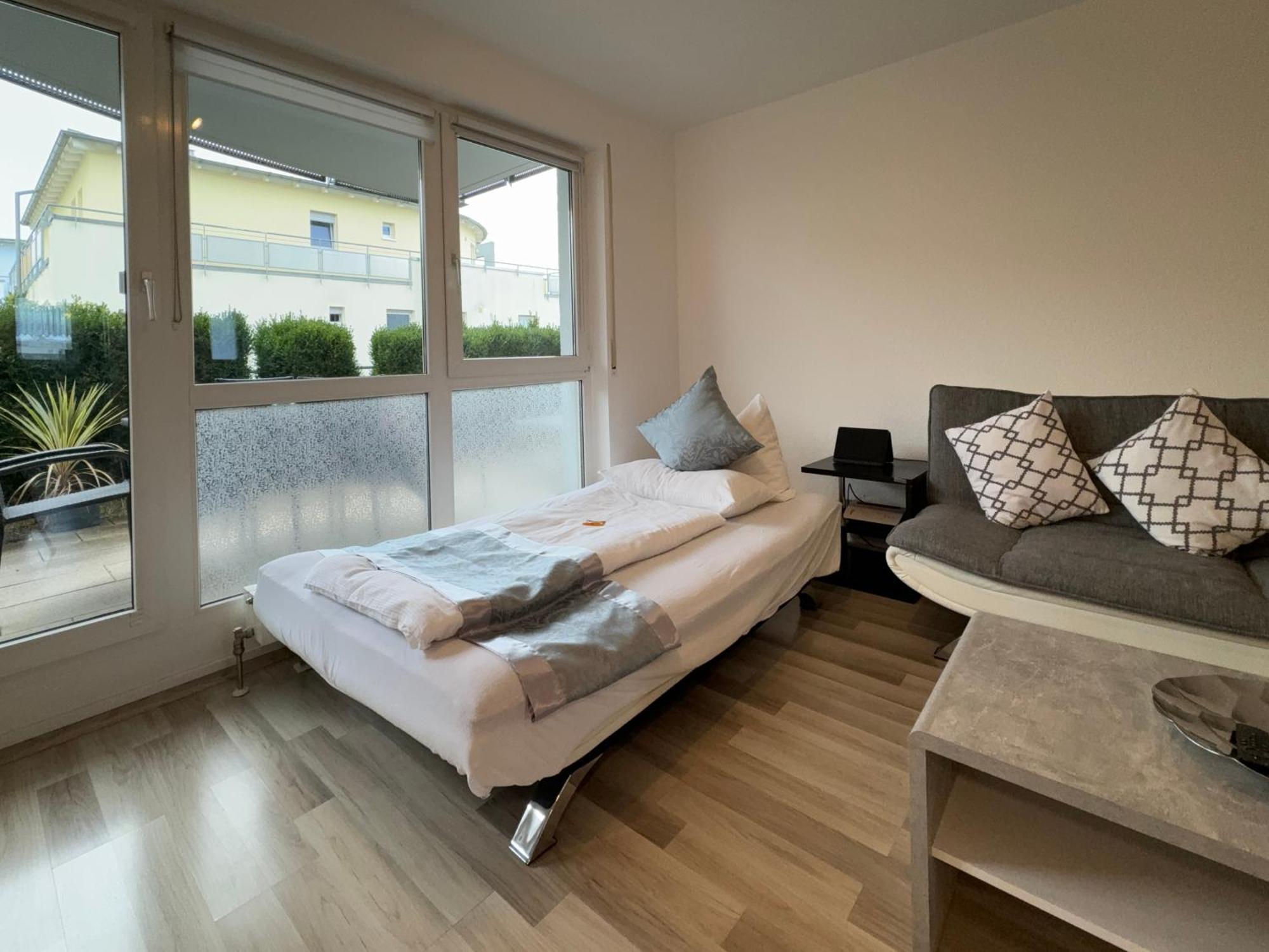 3 Zimmer Apartment In S-Bahn Naehe, 76 Qm, Max 5 Pers, 30Qm Dachterasse, Garage, Internet 1000 Mbit Gärtringen Dış mekan fotoğraf